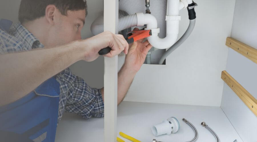 Expert burst pipe repair services in Smithton, IL
